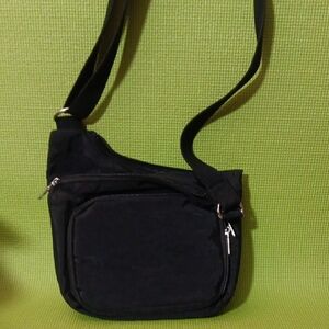 Bueno Black Messenger Bag
